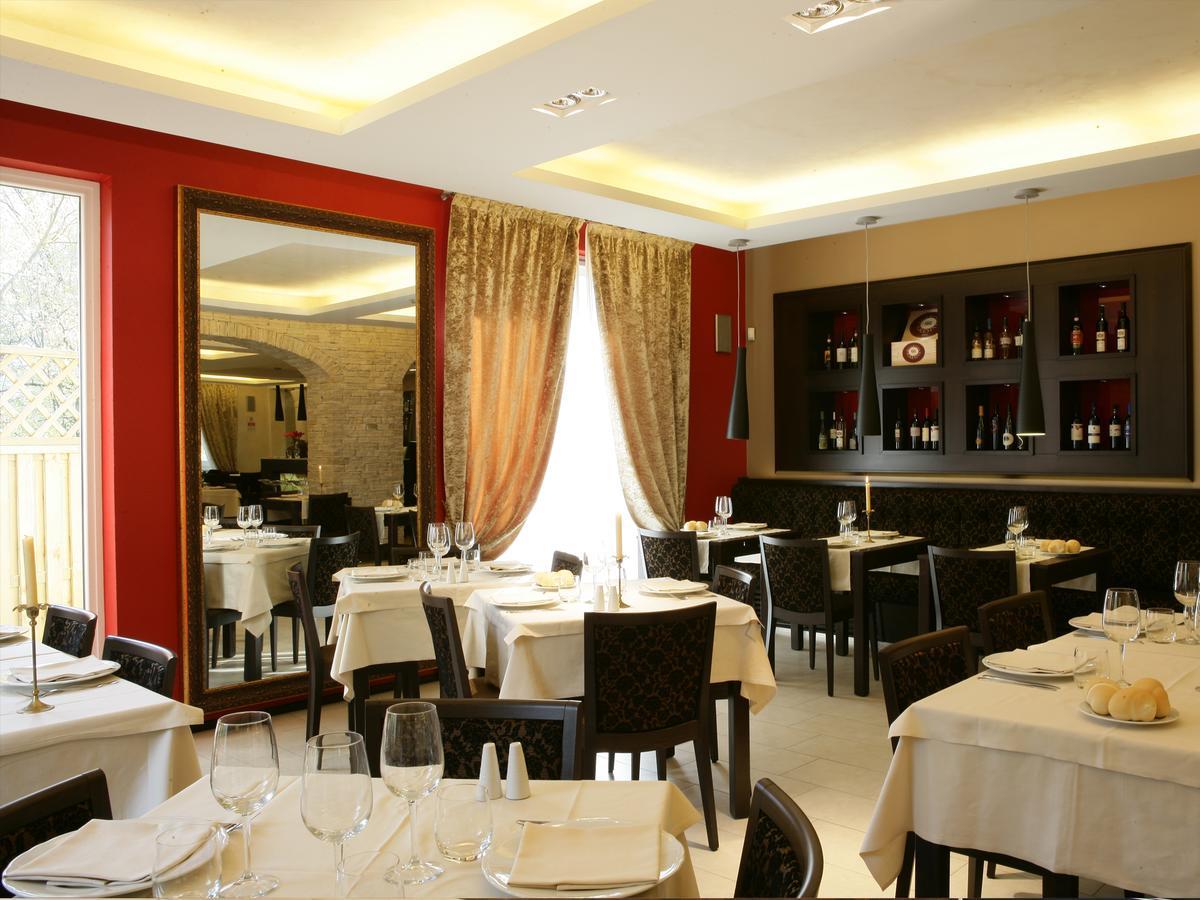 Albergo Ristorante Marcheno Bagian luar foto